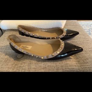 VALENTINO FLATS